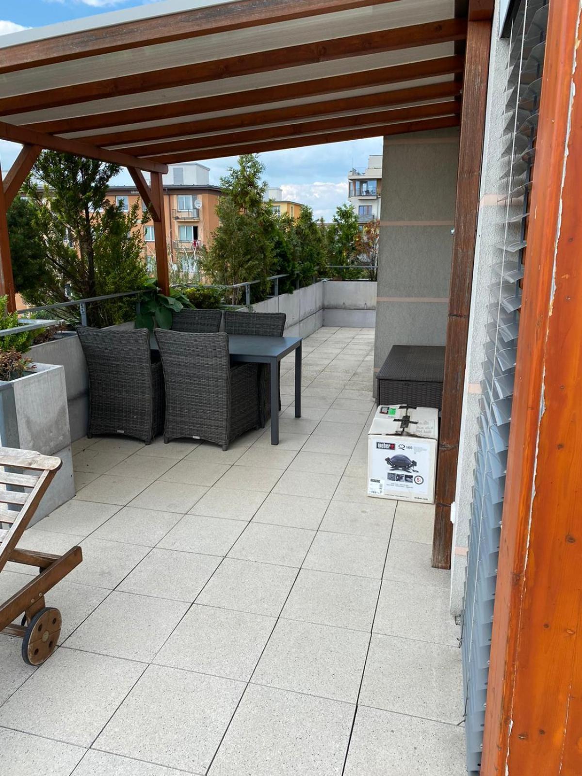 Rooftop Apartment With Pergola And Parking Prága Kültér fotó